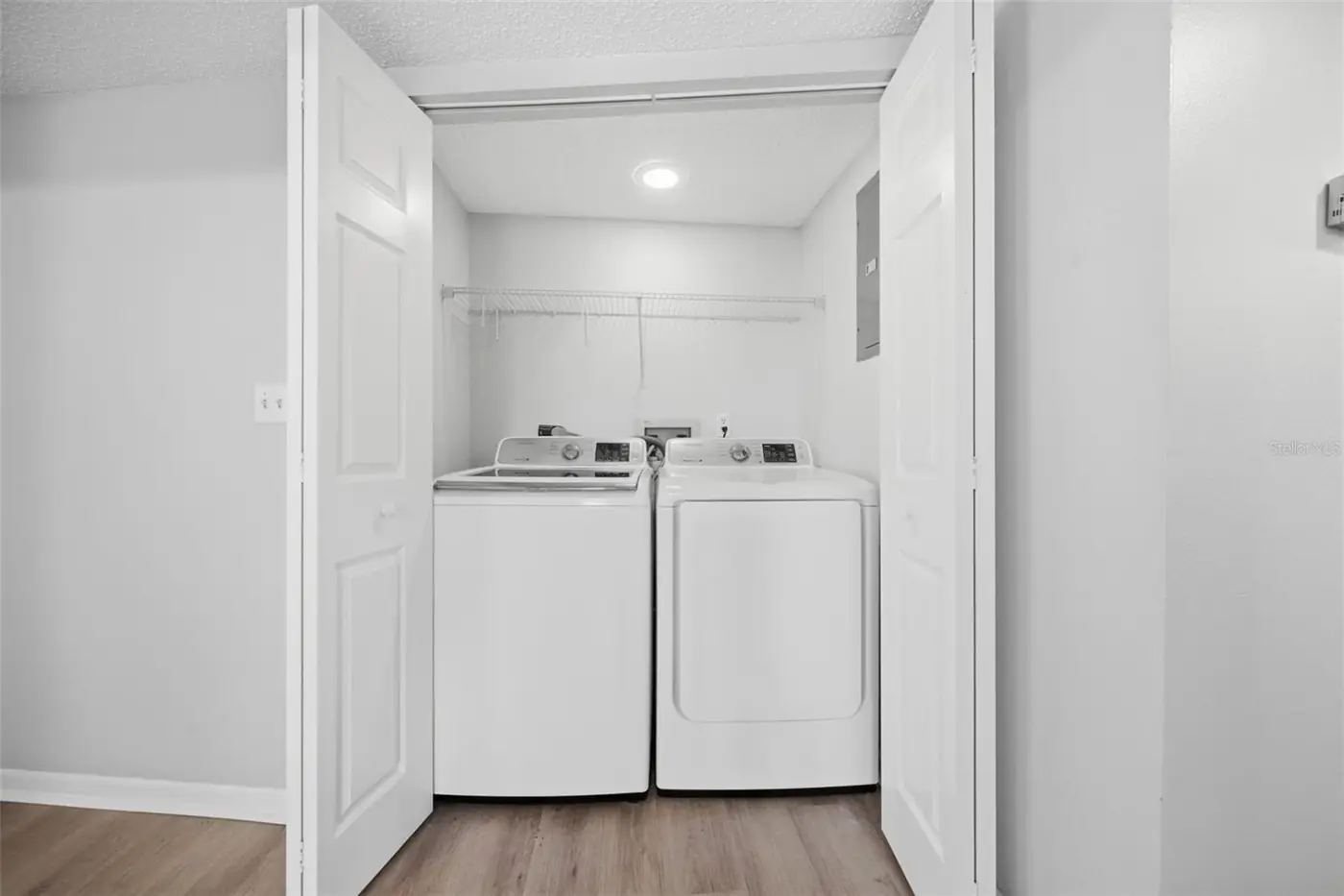 In-unit washer and dryer, 300 S Florida Ave #100K, Tarpon Springs